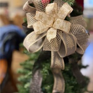 Elegant Holiday Bow with Gold and Cream Accents